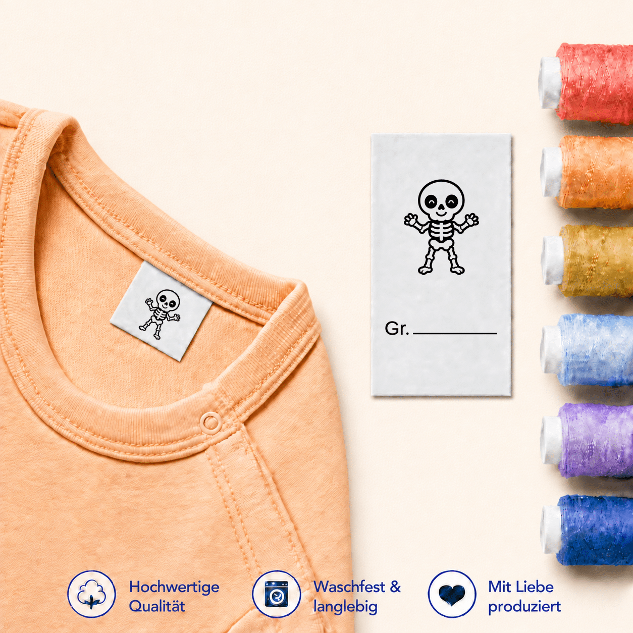 Halloween-Textiletiketten mit Größenfeld – 7 Motive 25 Skelett · Gr. mit Linie