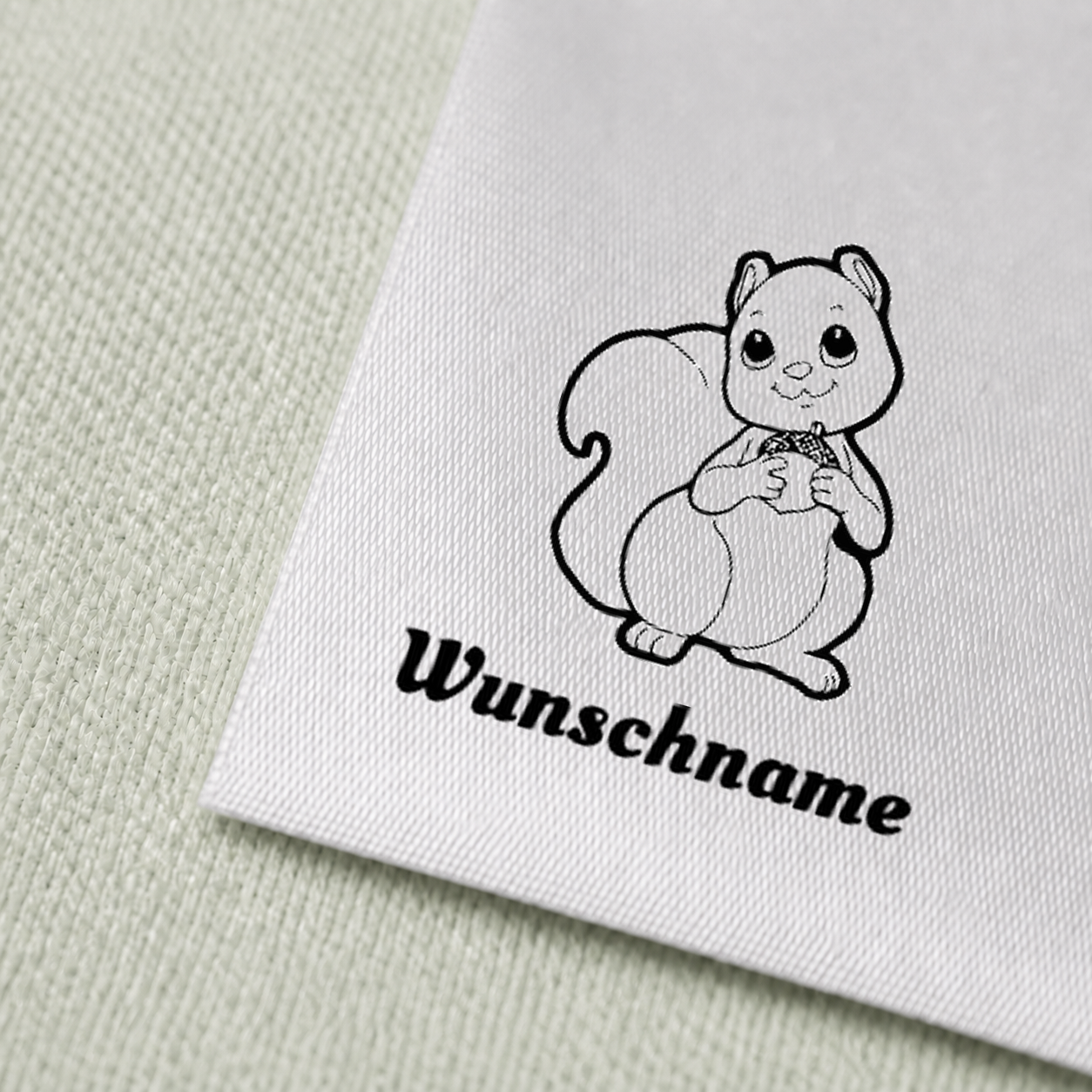 Textiletiketten mit Eichhörnchen Motiv und Wunschnamen Individuelle Namensetiketten 3 Druck und Satin im Detail